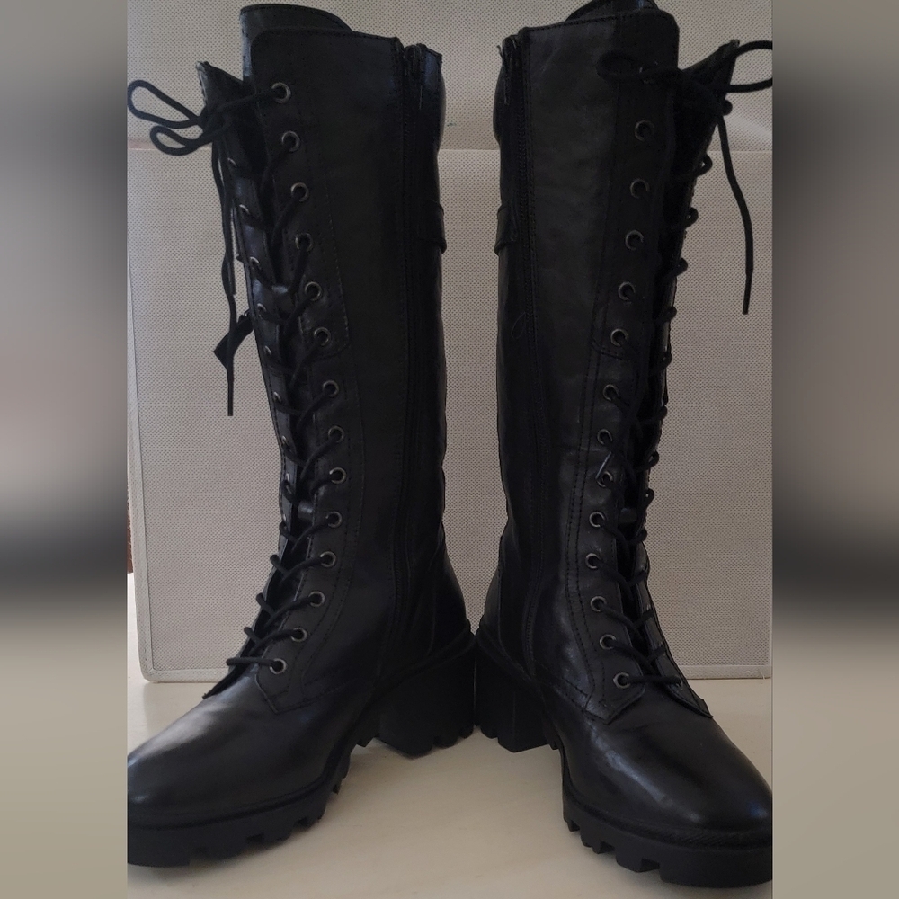MINT - VINTAGE FOUNDRY CO. BLACK BOOTS  (sz 7) - Picture 5 of 7